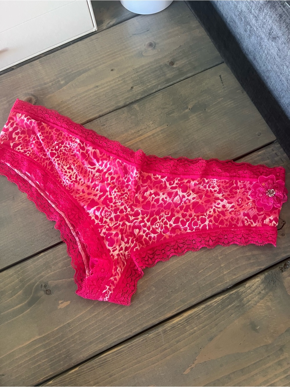 Victoria’s Secret Pink Leopard Print Lace Hip Hugger Panty Size L NWT Floral